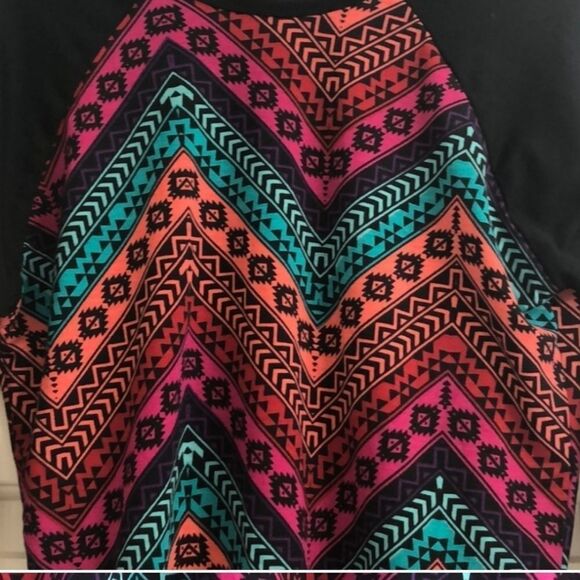 Lularoe stretch top black multi color Aztec print - Picture 2 of 7